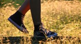 Adolescente caminando